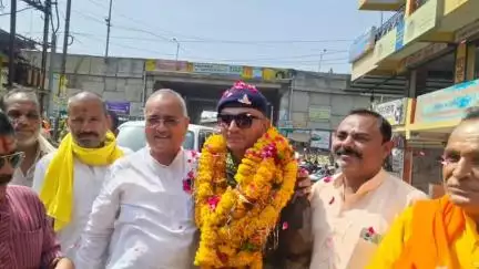 राजगढ़: सांसद रोडमल नागर ने भारतीय सेना की ट्रेनिंग पूरी कर लौटे पदमपुरा निवासी रोहित परमार का गांव आगमन पर किया स्वागत