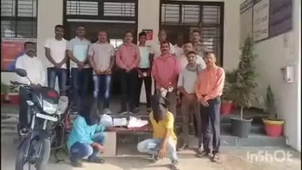 गोंदिया: पोलिस ठाणे रामनगर अंतर्गत वसंतनगर येथे अंमली पदार्थ गांजा बाळगणाऱ्याविरुद्ध स्थानिक गुन्हे शाखेच्या पोलिस पथकाची कारवाई