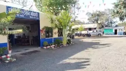 मोहाडी: दहेगाव येथे विनापरवाना रेतीची वाहतूक करणाऱ्या ट्रॅक्टरवर वाहतूक नियंत्रण शाखा पथकाची कारवाई