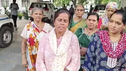 ગોધરા: શહેરના સત્કેવલ અને નિજાનંદ સોસાયટીમાં વિવિધ સમસ્યાને લઈ સ્થાનિક મહિલાઓ ક્લેક્ટર કચેરી ખાતે પહોંચ્યા#jansamasya