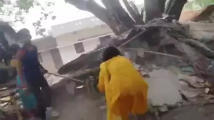 जोगापट्टी: सोना माई मंदिर के पास किराना दुकान उजाड़ने के मामले में चार लोगों पर FIR दर्ज, वीडियो आया सामने
