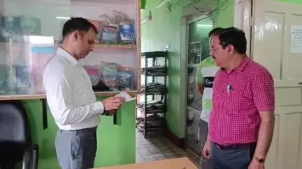 बागेश्वर: डीएम ने जिला पर्यटन विकास अधिकारी के कार्यालय का किया औचक निरीक्षण, अव्यवस्थित स्थिति पर जताई नाराज़गी