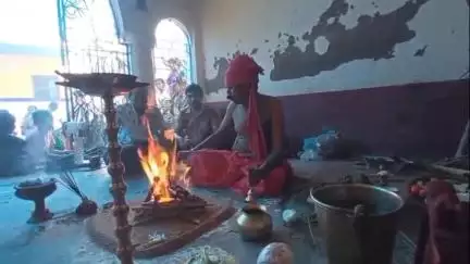 রামপুরহাট ২: মাড়গ্রামে ধর্মরাজ পুজোয় মাতলেন ভক্তরা