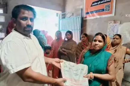 सूरजगढ़: खांड़पर गांव में जीविका के माध्यम से धान मिनी कीट का किया गया वितरण