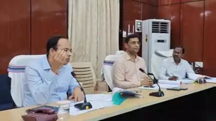 गया टाउन सीडी ब्लॉक: समाहरणालय में डीएम की अध्यक्षता में भू-अर्जन विभाग की समीक्षा बैठक हुई आयोजित