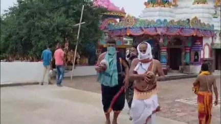 ଜଗତସିଂହପୁର: ବିରିଡି ସ୍ଥିତ ପ୍ରସିଦ୍ଧ ଧ୍ୟାନକୁଦ ଜଗନ୍ନାଥ ମନ୍ଦିରରେ ମହାପ୍ରଭୁଙ୍କ ସ୍ନାନ ଯାତ୍ରା ଅନୁଷ୍ଠିତ