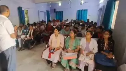 कुमारखंड: सीएचसी कुमारखंड के सभागार में नए एएनएम का एक दिवसीय प्रशिक्षण आयोजित