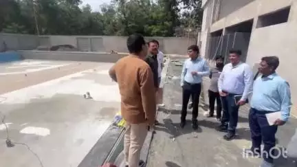उज्जैन शहर: कलेक्टर रोशन कुमार सिंह ने कोठी रोड पर निगम के चल रहे कार्यों का किया निरीक्षण
