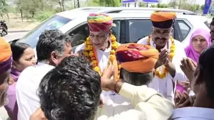 नागौर: प्रदेश के पशुपालन मंत्री जोराराम कुमावत पहुंचे नागौर, भाजपा नेताओं ने किया स्वागत