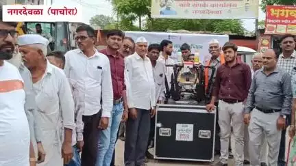 पाचोरा: विकसित कृषी संकल्प अभियाना अंतर्गत नगरदेवळा येथील मुख्य बाजारपेठेत ड्रोन तंत्रज्ञानाची दिली माहिती