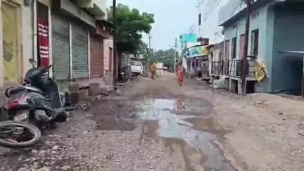 परभणी: शहरातील रहेमत नगर, रामेश्वर प्लॉट व मदिना नगर पाटी येथील रस्त्यांचे डांबरीकरण करण्याची ग्रामस्थांची मागणी #Jansamasya