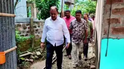 করিমগঞ্জ: শ্রীভূমি শহরের 15 নং ওয়ার্ডের বনবালী রোড পরিদর্শন করলেন শ্রীভূমি শহর উন্নয়ন পর্ষদের চেয়ারম্যান