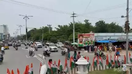 జగిత్యాల: పట్టణానికి వచ్చిన మంత్రి అడ్లూరి లక్ష్మణ్ కుమార్‌కు కాంగ్రెస్ నేతలు స్వాగతం, మాజీ మంత్రి జీవన్ రెడ్డి ఆధ్వర్యంలో ర్యాలీ