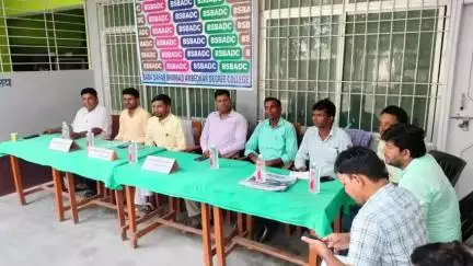 बड़हरिया: बड़हरिया डिग्री कॉलेज को स्नातक के तीनों संकाय में नामांकन का आदेश मिला, मिठाईयां बांटी गईं