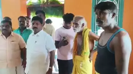 பாலக்கோடு: பொரத்தூர் கிராமத்தில் ஸ்ரீ முத்து மாரியம்மன் கோயில்  திருவிழா பெண்கள் மாவிளக்கு எடுத்து வழிபாடு
