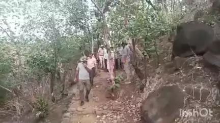 अरनोद: गौतमेश्वर के लव खुश वाटिका में नेचर वॉक कर जिला प्रशासन ने दिया पर्यावरण संरक्षण का संदेश