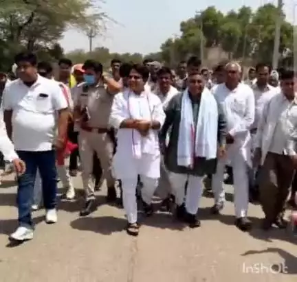 महवा: हिंगोटा में प्राथमिक स्वास्थ्य केंद्र भवन निर्माण कार्य का भूमि पूजन हुआ, विधायक रहे मौजूद