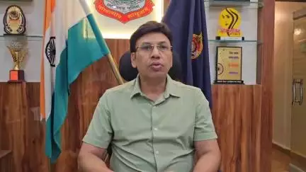 जशपुर: जशपुर पुलिस ने फरार आरोपी पर घोषित किया इनाम, सूचना देने वाले को मिलेगा ₹5000: एसएसपी शशि मोहन सिंह
