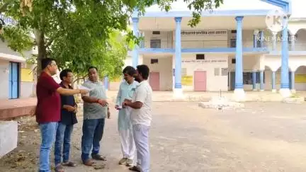 अकलतरा: अकलतरा में युक्तियुक्तकरण का मामला गरमाया, 109 वर्ष पुराने स्कूल को मर्ज करने को लेकर लोगों में आक्रोश #jansamasya