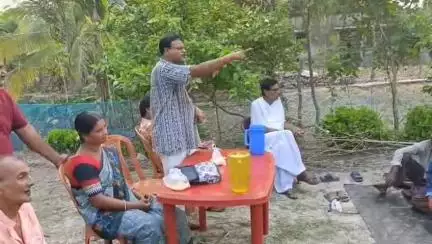 গোসাবা: মুলুক চাঁদ পাড়ায় ১০৫নং বুথের মহিলা তৃণমূলের নেতৃত্ব কর্মী সমর্থকদের নিয়ে সাংগঠনিক বৈঠক অঞ্চল সভানেত্রীর