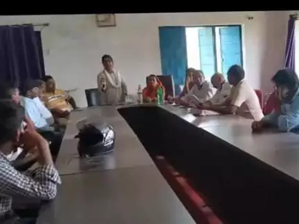 बरकागाँव: मत्स्य किसानों के लिए शिविर का आयोजन किया गया, किसानों को दी गई जानकारी