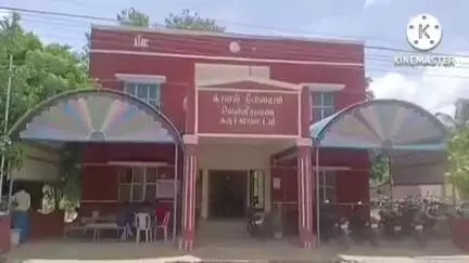 கரூர்: லட்சுமணன் பட்டியில் இருசக்கர வாகனங்கள் நேருக்கு நேர் மோதல் இருவர் படுகாயம்