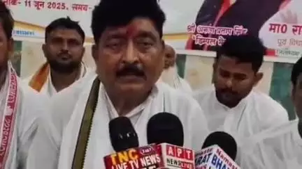 मनकापुर: गौराचौकी बाजार में कांग्रेस द्वारा संविधान बचाओ सम्मेलन का किया गया आयोजन