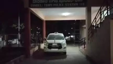 ದಾಂಡೇಲಿ: ನಗರ ಪೊಲೀಸ್ ಠಾಣೆಯಲ್ಲಿ ದಾಂಡೇಲಿ ಪೊಲೀಸ್ ಉಪ ವಿಭಾಗದ ಅಧಿಕಾರಿಗಳೊಂದಿಗೆ ಎಸ್.ಪಿ ಸಭೆ