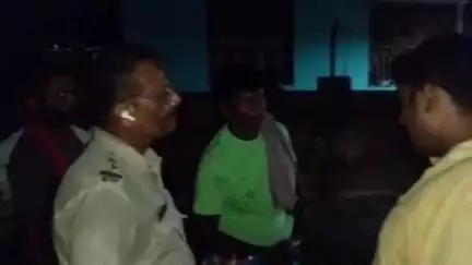 ডোমজুড়: হাওড়া ডোমজুড় থানা অন্তর্গত মাকড়দহ ডোঙ্গাঘাটা এলাকার একটি পুকুর থেকে ঝাড়খণ্ডের এক শ্রমিকের মৃতদেহ উদ্ধার