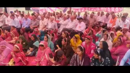 कलोल: झंडूता विस क्षेत्र के कुठेड़ा मलारी में कबीर दास मंदिर में जिलास्तरीय सदगुरू श्री कबीर दास जयंती पर्व धूमधाम से मनाया गया