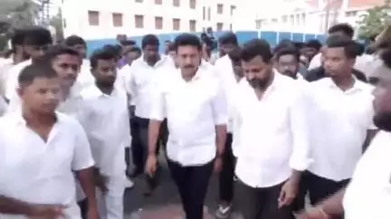 சேலம் தெற்கு: அழகாபுரம் திமுக செய்தி தொடர்பாளர் தந்தை காலமானார் பள்ளி கல்வித்துறை அமைச்சர் அஞ்சலி