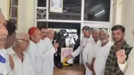 नसीराबाद: नसीराबाद कांग्रेस कमेटी ने फार्म की चौक स्थित कार्यालय पर राजेश पायलट की पुण्यतिथि पर श्रद्धांजलि सभा का आयोजन किया