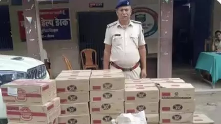 मैरवा: मैरवा थाना क्षेत्र में पुराना ढाला पेट्रोल पंप के पास पुलिस ने कार से 795 लीटर शराब की जब्त