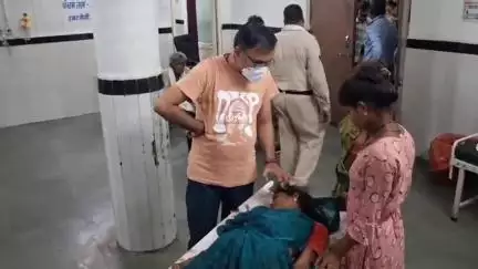 छतरपुर नगर: ग्राम हमा में खेत पर आधा दर्जन लोगों ने तीन लोगों से की मारपीट, घायल ज़िला अस्पताल में भर्ती