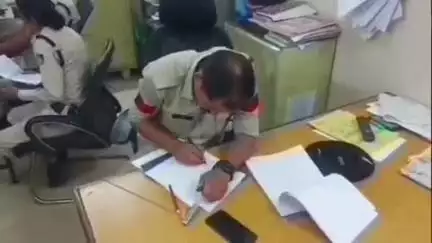 गोहरगंज: ग्राम कीरतनगर में इलाज के कागजात पर बाइक चढ़ाने की बात पर अज्ञात आरोपियों ने की मारपीट