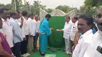 కే. కొత్తపాలెంలో రూ.1.24 కోట్ల ఉపాధి హామీ పథకం నిధులతో నిర్మించిన సిమెంట్ రోడ్లను ప్రారంభించిన అవినిగడ్డ MLA మండలి