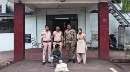 लैलूंगा: सरायपाली से पूंजी पथरा पुलिस ने 20 लीटर कच्ची महुआ शराब के साथ एक आरोपी को किया गिरफ्तार