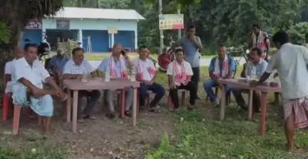 বঙাইগাঁও ভাগ: বাখলগাঁওত শিৱ মন্দিৰৰ আধাৰশিলা স্থাপন কৰে বিজেপি বঙাইগাঁও জিলা সভাপতি উজ্জ্বল কান্তি ৰায়ে