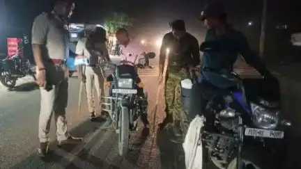 सोनबरसा: सोनबरसा में अपराध नियंत्रण और कानून व्यवस्था बनाए रखने के लिए पुलिस ने चलाया रोको-टोको अभियान