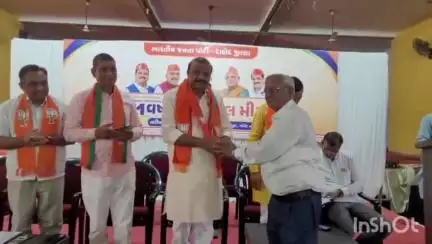 દાહોદ: પ્રસંગ પાર્ટી પ્લોટ ખાતે નરેન્દ્ર મોદી સરકારના 11 વર્ષ પૂર્ણ થતા કાર્યક્રમ સાંસદ સહિત મહાનુભાવોની ઉપસ્થિતિમાં યોજાયો