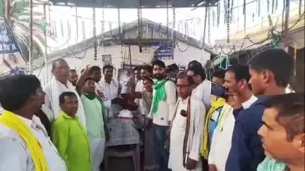 कोचस: राजद के राष्ट्रीय अध्यक्ष लालू प्रसाद यादव का कोचस में 78वां जन्मदिन सद्भावना दिवस के रूप में मनाया गया