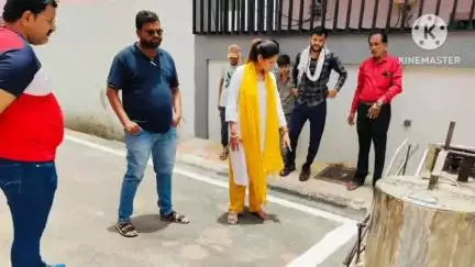 नीमच नगर: नीमच: श्याम मंदिर के पास नवनिर्मित सड़क का नपा अध्यक्ष ने किया निरीक्षण, गुणवत्ता और स्पीड ब्रेकर निर्माण के निर्देश