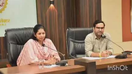 हुज़ूर: कलेक्टर ने ग्रामीण विकास विभाग के अंतर्गत योजनाओं की प्रगति की समीक्षा की