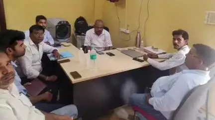 सवायजपुर: विद्युत उपकेंद्र सवायजपुर का अधीक्षण अभियंता ने किया निरीक्षण, दिए आवश्यक निर्देश