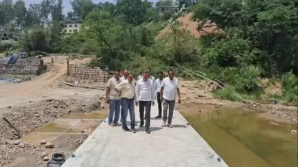 घुमारवीं: तकनीकी शिक्षा मंत्री राजेस धर्माणी ने घुमारवीं में विकास कार्यों का किया निरीक्षण