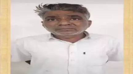ગાંધીધામ: એ ડિવિઝન વિસ્તારના ટ્રક ચોરીના ગુન્હામાં ૨૦ વર્ષથી નાસતા ફરતા લિસ્ટેડ આરોપીને એ ડિવિઝન પોલીસે ભુજ ખાતેથી ઝડપ્યો