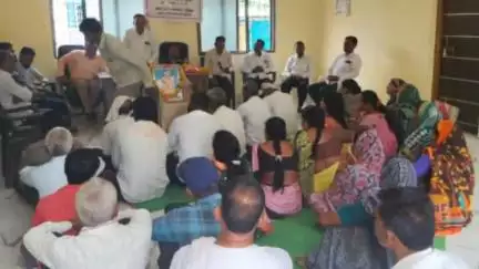 सेनगाव: शिंदेफळ येथे एक दिवस गावकऱ्यांसोबत ग्रामदरबार उपक्रमाचे आयोजन