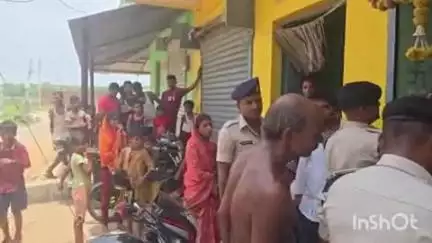 बाराहाट: भूरना चौंक स्थित अवैध क्लिनिक पर एसडीएम ने छापेमारी कर किया सील, डॉक्टर गिरफ्तार