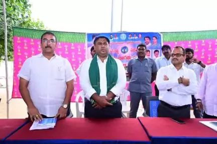 హవేలీ ఘన్​పూర్: భూ భారతి రెవెన్యూ సదస్సులలో 10933రరైతులనుండి దరఖాస్తులు స్వీకరణ
కలెక్టర్ రాహుల్ రాజ్