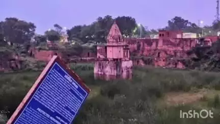 कर्वी: कचहरी के पास कोठी तालाब में स्थित मराठा कालीन शिव मंदिर का महत्व जानकर रह जाएंगे दंग